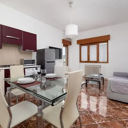 Rossella Tatil Evi